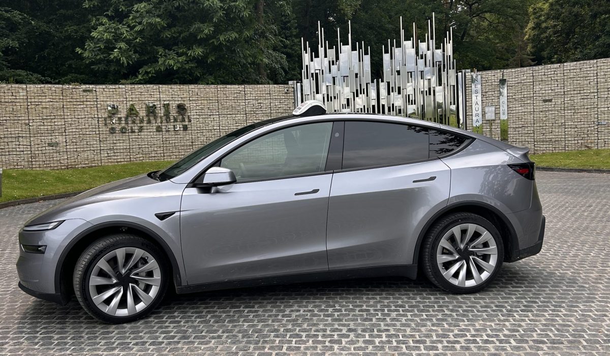 tesla val doise taxi